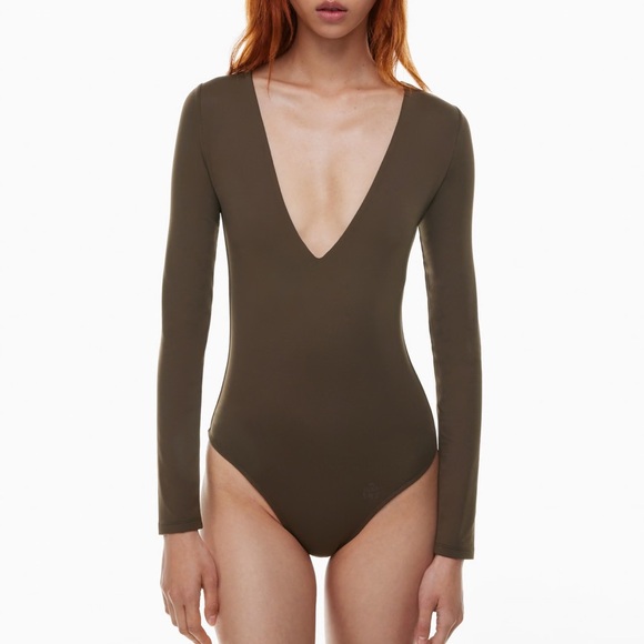 Aritzia (NWT) Babaton Contour V-Neck Longsleeve Bodsuit Corsa Red - Picture 2 of 3